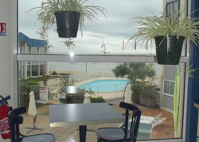 Hotel L'Oceane 2* אנדרנוס-לה-באינס