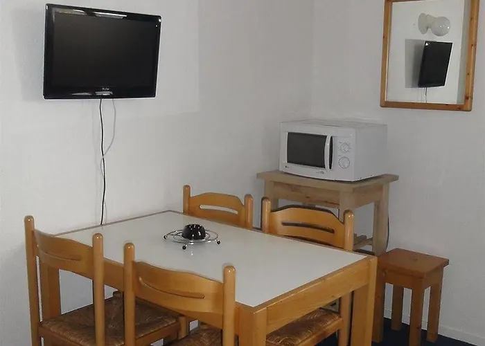 מלון דירות Hotel L'Oceane 2*